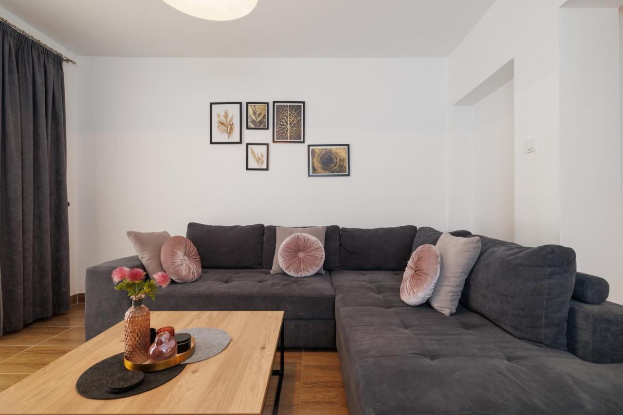 מאלינסקה Spacious And Modern App With Big Terrace מראה חיצוני תמונה