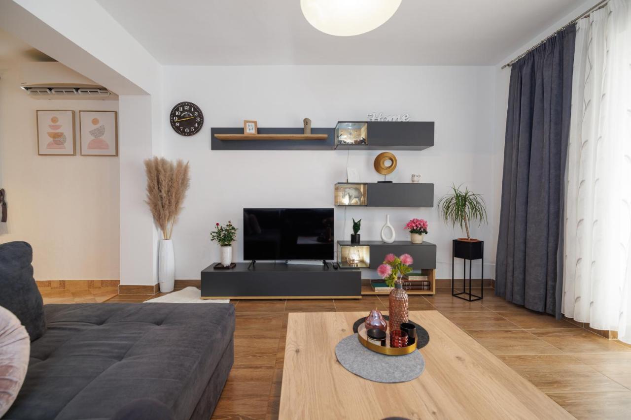 מאלינסקה Spacious And Modern App With Big Terrace מראה חיצוני תמונה