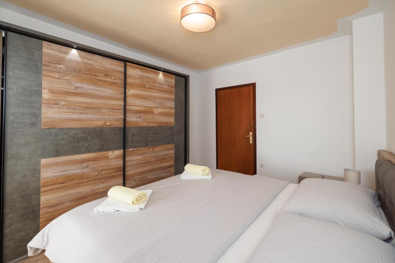 מאלינסקה Spacious And Modern App With Big Terrace מראה חיצוני תמונה
