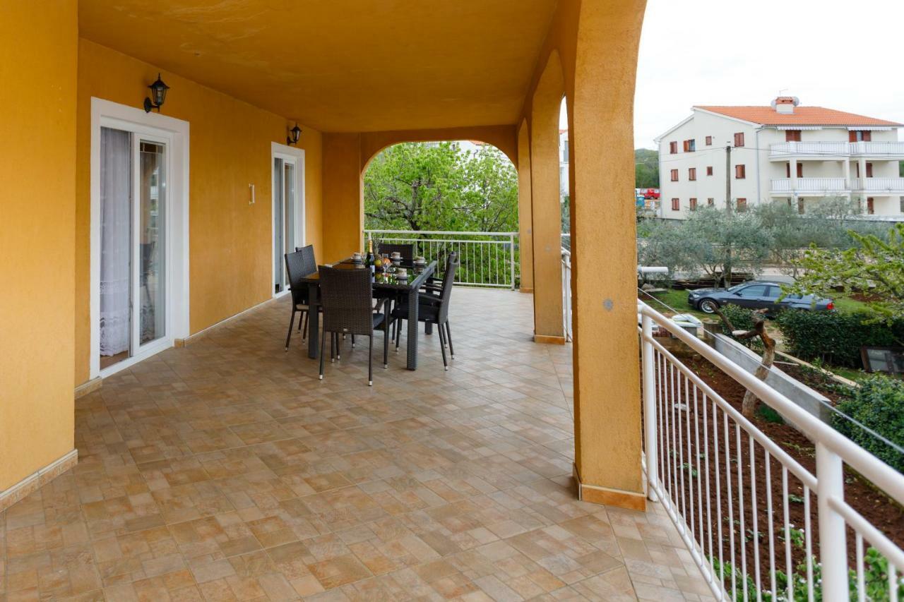 מאלינסקה Spacious And Modern App With Big Terrace מראה חיצוני תמונה